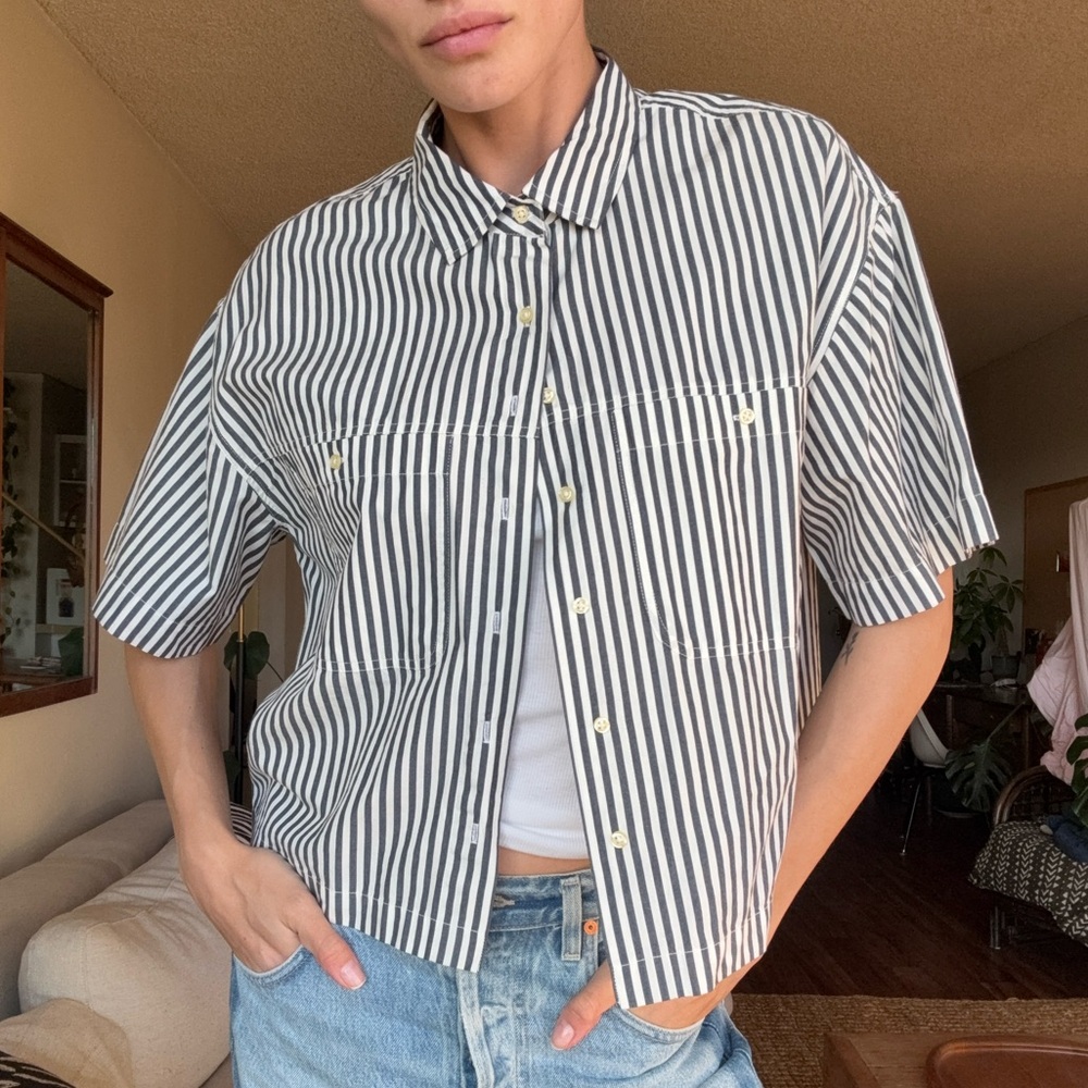THE GREAT SHORT SLEEVE BUTTON UP SHIRT